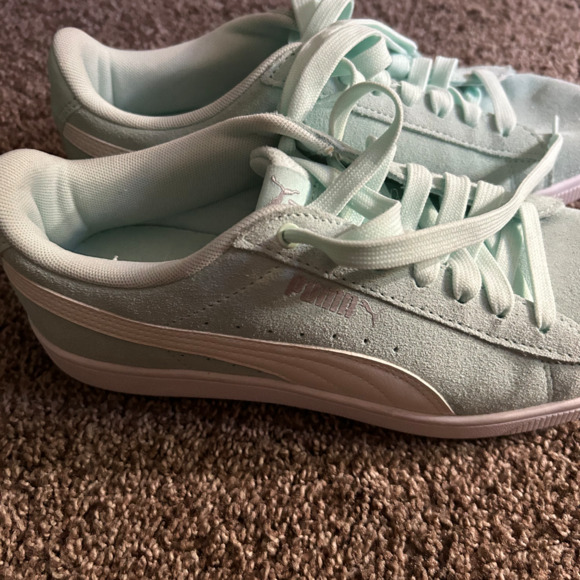 Puma Suede Clyde Sneakers size 8 - Picture 2 of 4